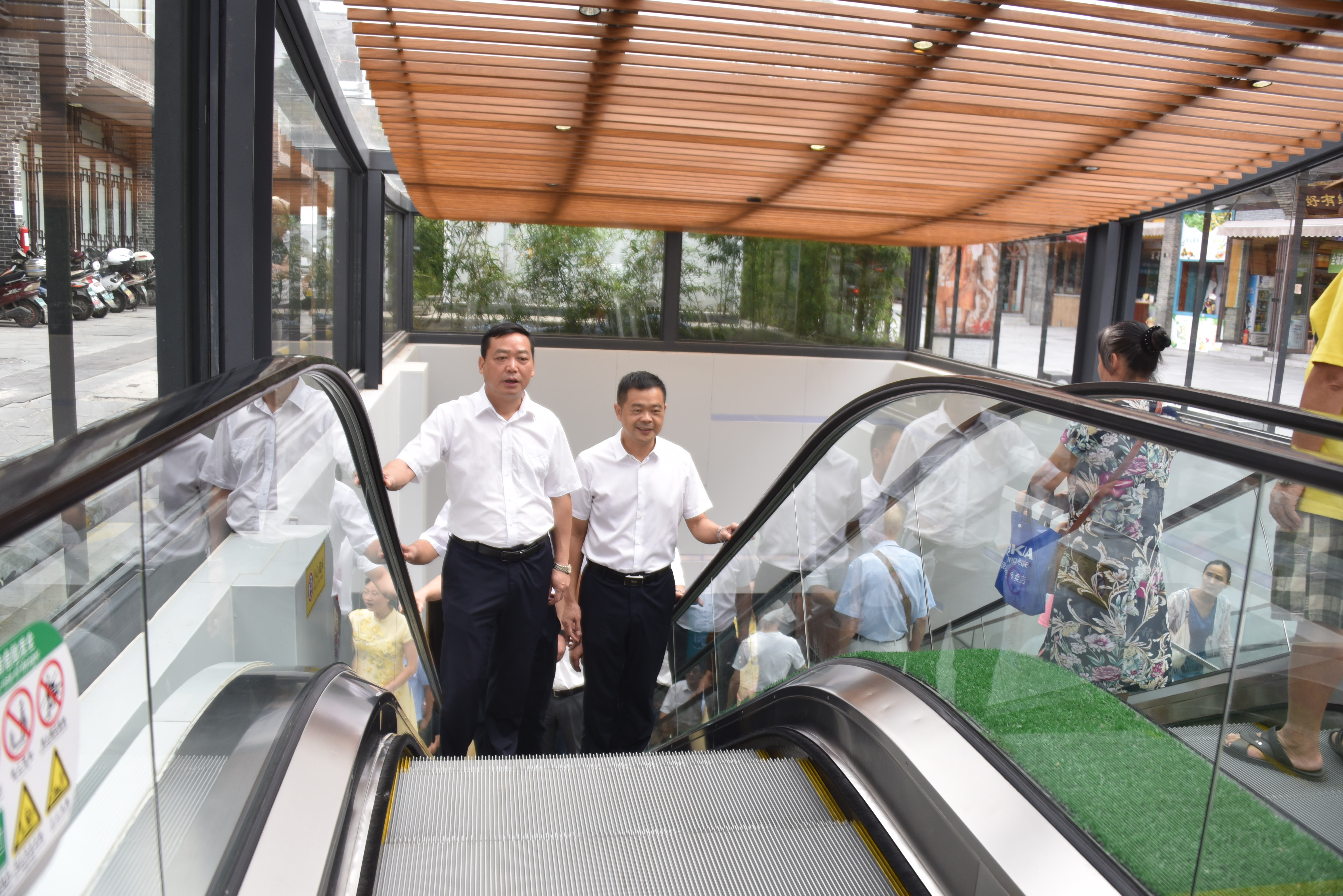 交通畅了市民笑了商区活了——东西巷与正阳步行街地下通道盼来正式启用