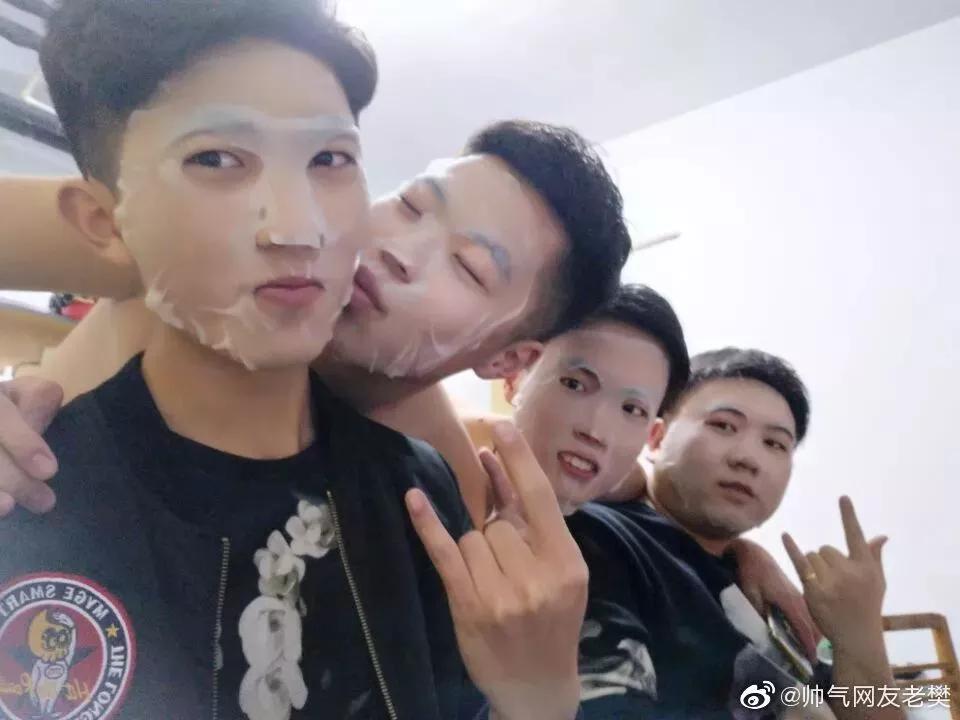 男生宿舍聊天记录,宿舍群聊天记录男生