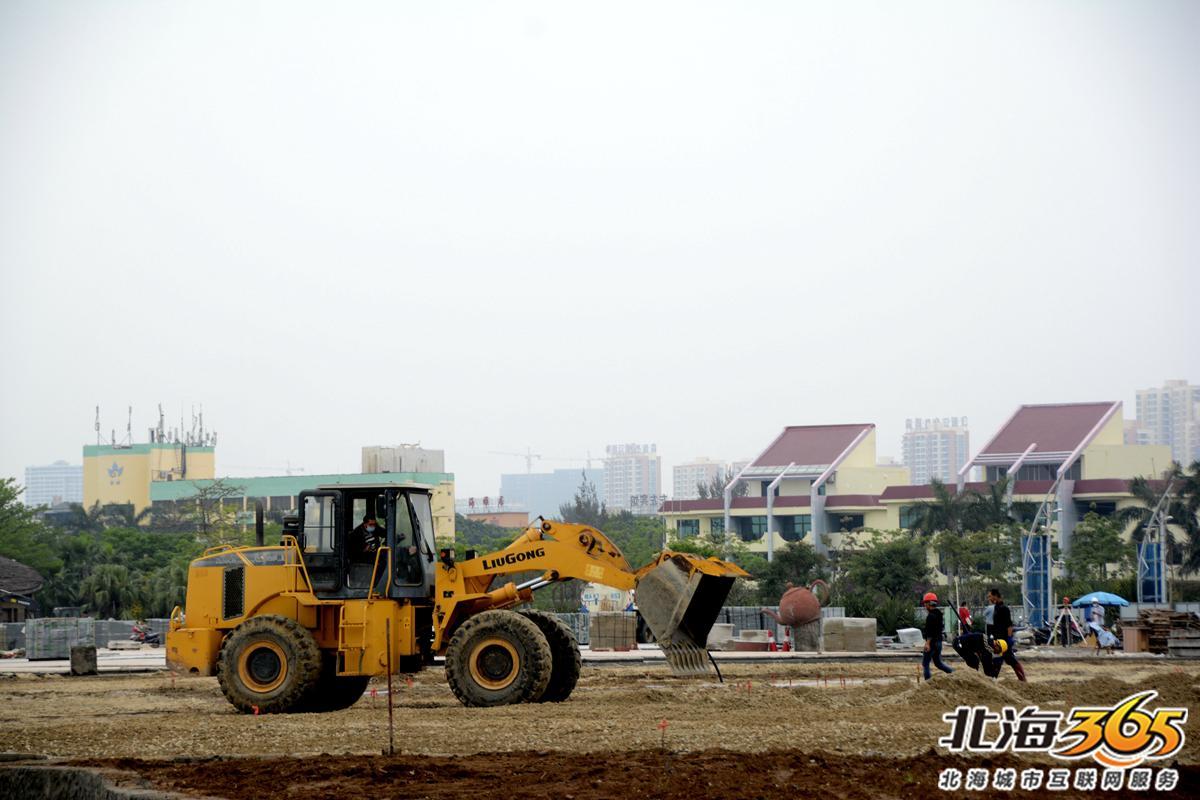 档次提升！北海新“潮”雕初见规模，台阶向海延伸呈现波浪形