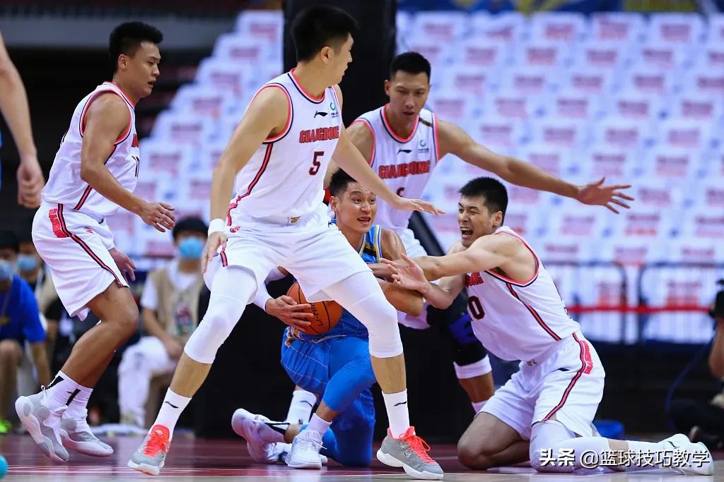 林书豪在中国打算修多少篮球场,林书豪生涯之路