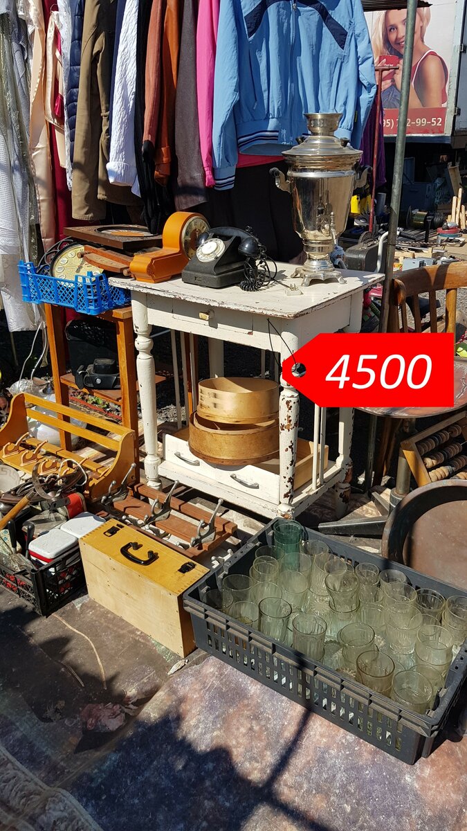 六十年代俄罗斯的跳蚤市场,一元左右的跳蚤市场