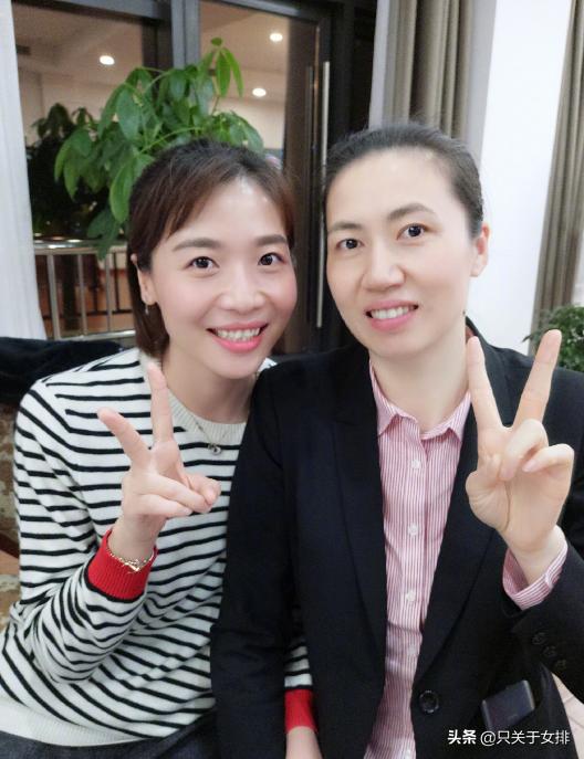 盘点女排正装照：张常宁美，朱婷仙，一看袁心玥，最飒还是小苹果