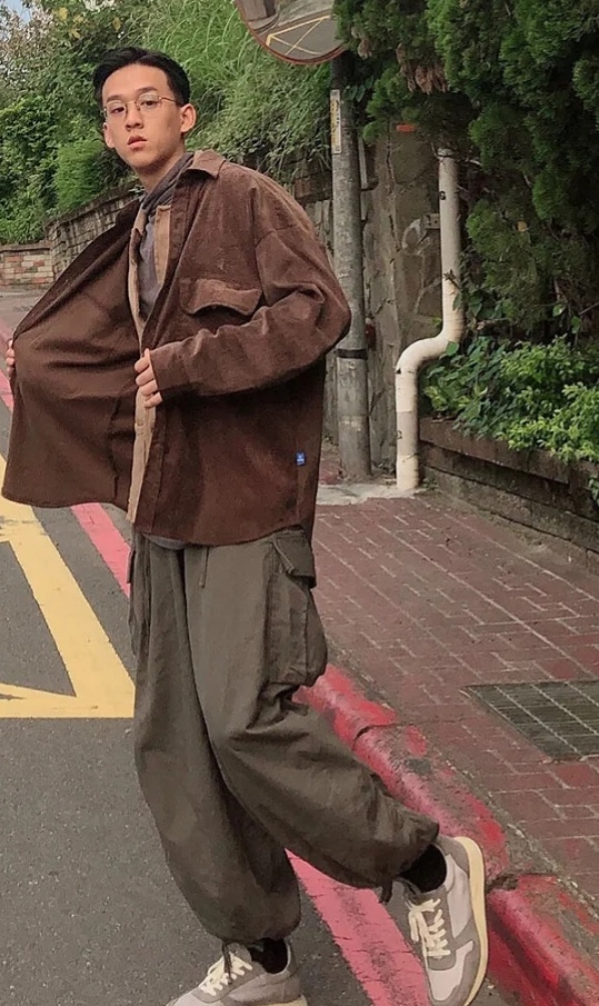 最流行的男生发型看起来超级年轻,今年最流行的男生短发型