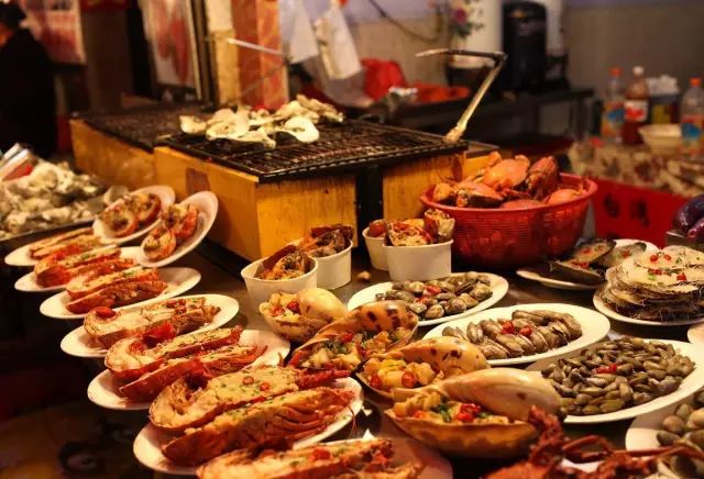 中国最著名十大小吃街及特点美食,中国夜市十大小吃街排行榜