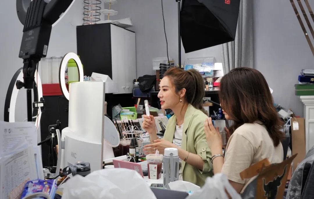 李佳琦薇娅种草的新兴小家电，会是下一片蓝海吗？