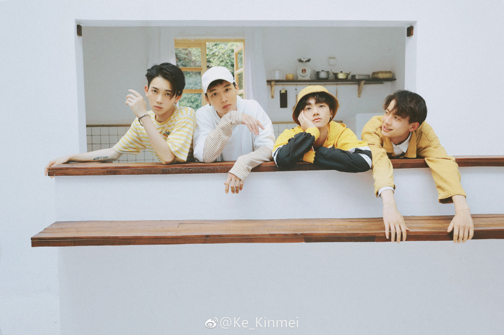 鏄撶儕鍗冪幒鐜嬭仾,鏄撶儕鍗冪幒鍜岀帇鎬濊仾鍚堢収