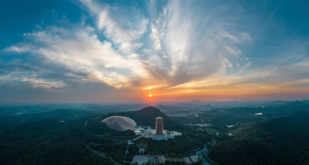 南京，我带你可以看到一个什么样的“他”