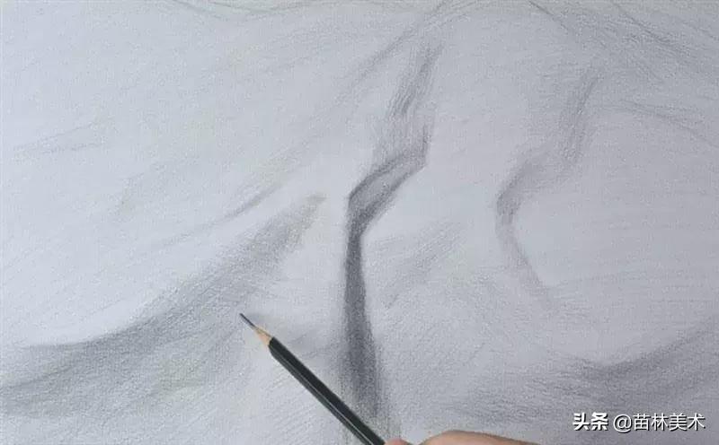 素描简单的衬布褶,素描衬布非常暗