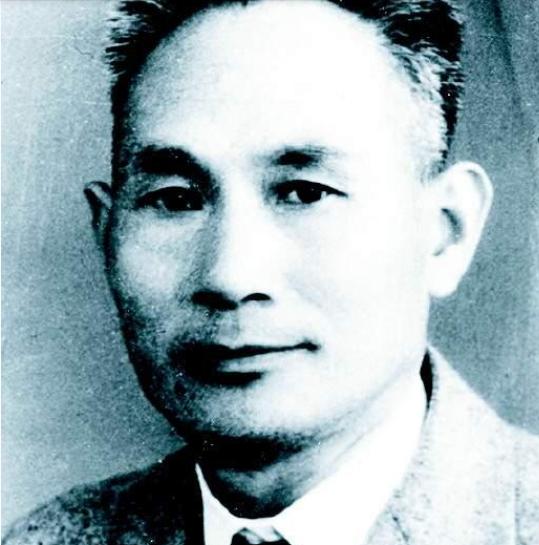 1934年，一个浑身恶臭的乞丐来到瑞金，趴在地上喊：我要找周恩来