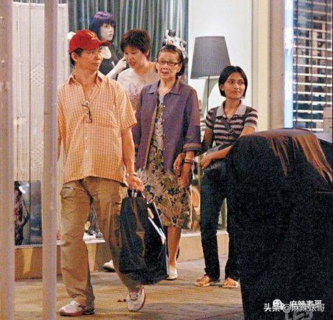 每月生活费10万,梅艳芳母亲哭穷