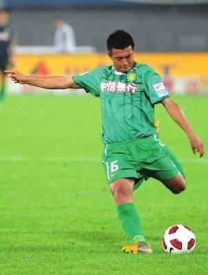 赵本山在足球队告诉徐亮别踢假球,徐亮回应假球视频