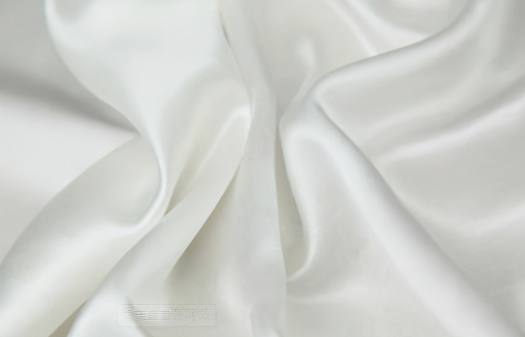 塔夫绸与锦纶塔夫绸的区别,涤塔夫面料和彩绸面料哪个好