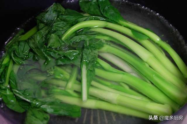 煲仔饭为什么比平常饭店好吃,在家最简单煲仔饭制作方法