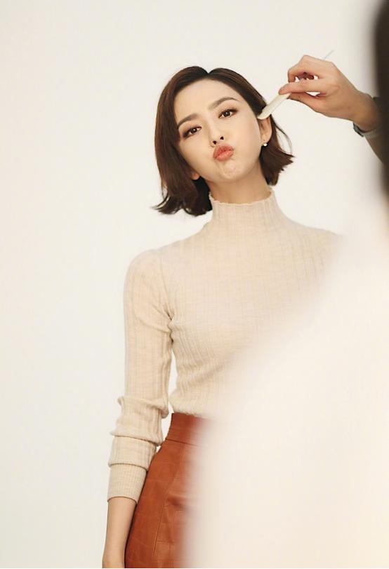 佟丽娅同款短发型的图片,佟丽娅短发半丸子头造型曝光