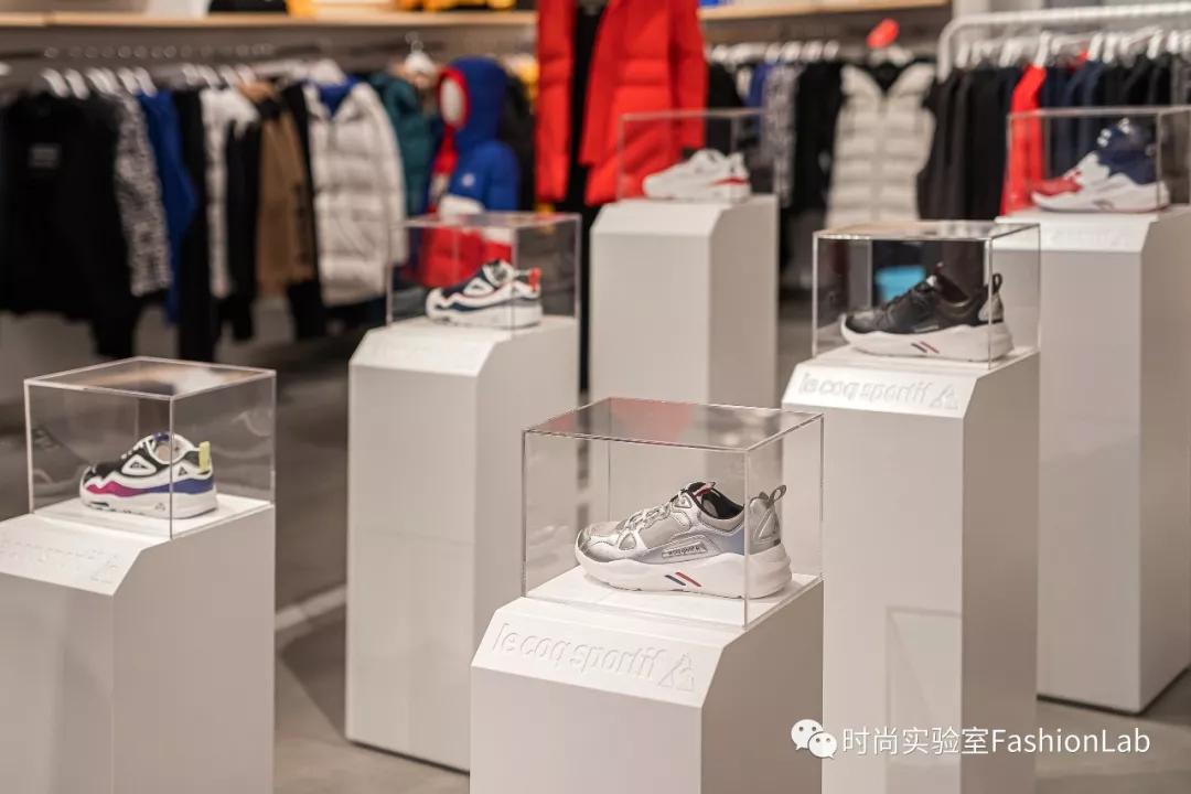 送对年终礼物是当代青年的社交核*器武**