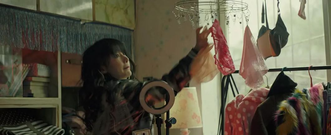 “借胸上位”的柳岩，还要被误会多久？