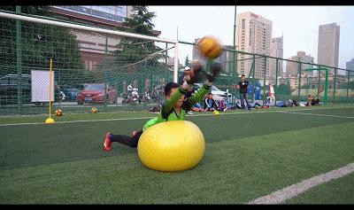 暑假再见新学期开始,易联足球秋季班报名