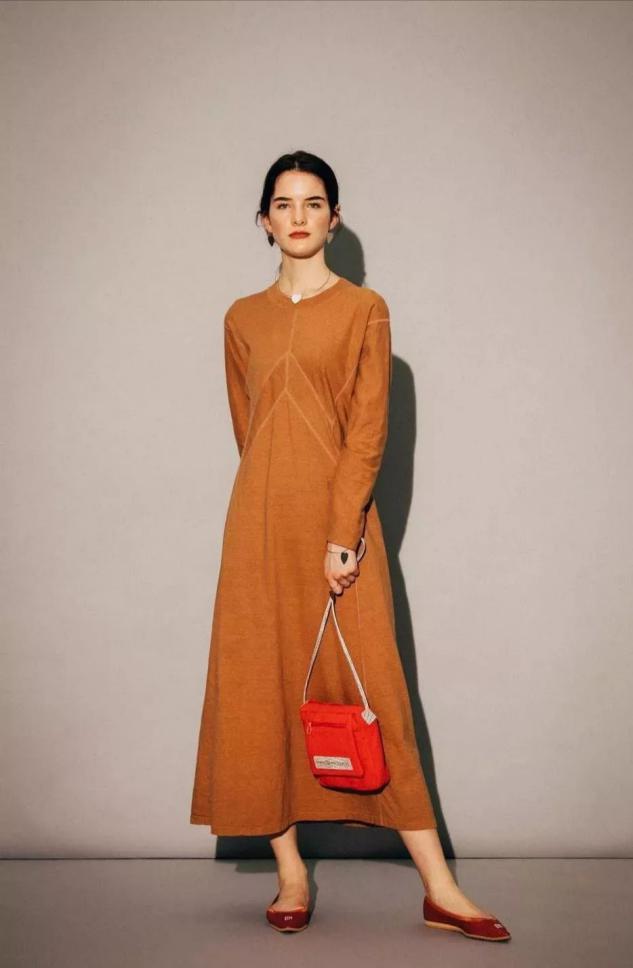 女童长袖裙子春秋毛衣裙,一条毛衣裙穿出你想要的时髦感