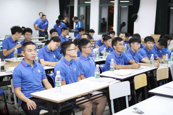 马宁执法亚冠附加赛,马宁亚冠执法水准