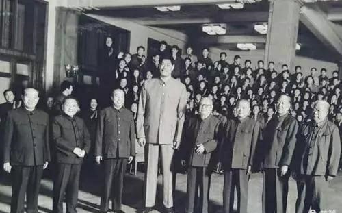 亚洲巨人穆铁柱是中国人吗,穆铁柱能进当年nba吗