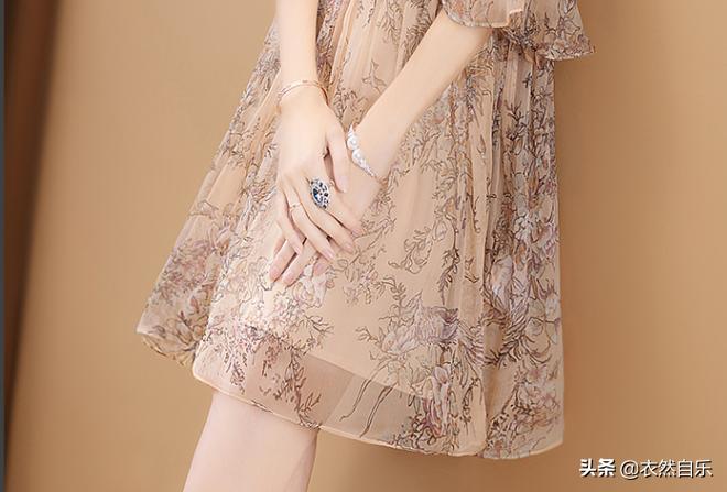 2020年流行的碎花裙子半身裙,今年最流行的雪纺裙碎花