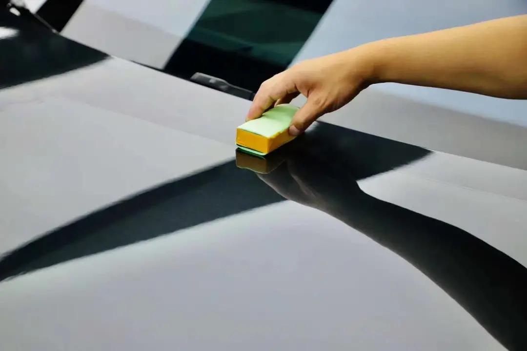 贴膜镀晶隐形车衣有什么不一样,隐形车衣漆面保护膜有必要贴吗