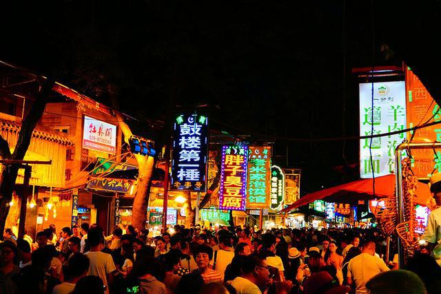 国内一定要避坑的美食街,国内最坑游客的八条美食街