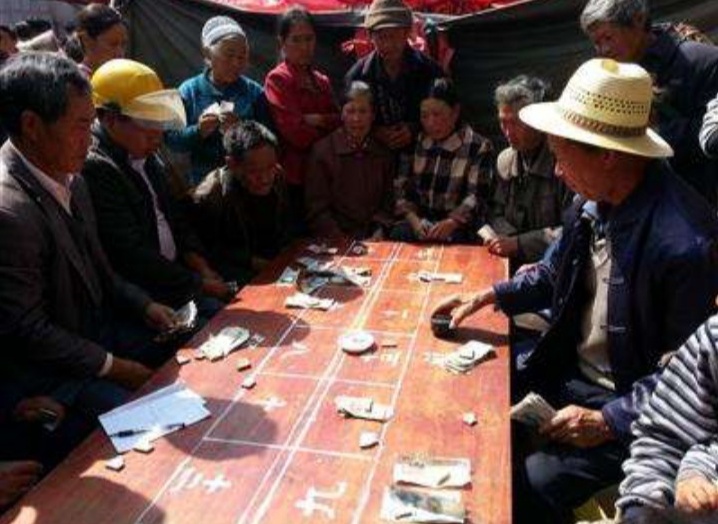 村里老人说：“老门老户好成亲，三种人家难娶妻”，啥意思有理吗