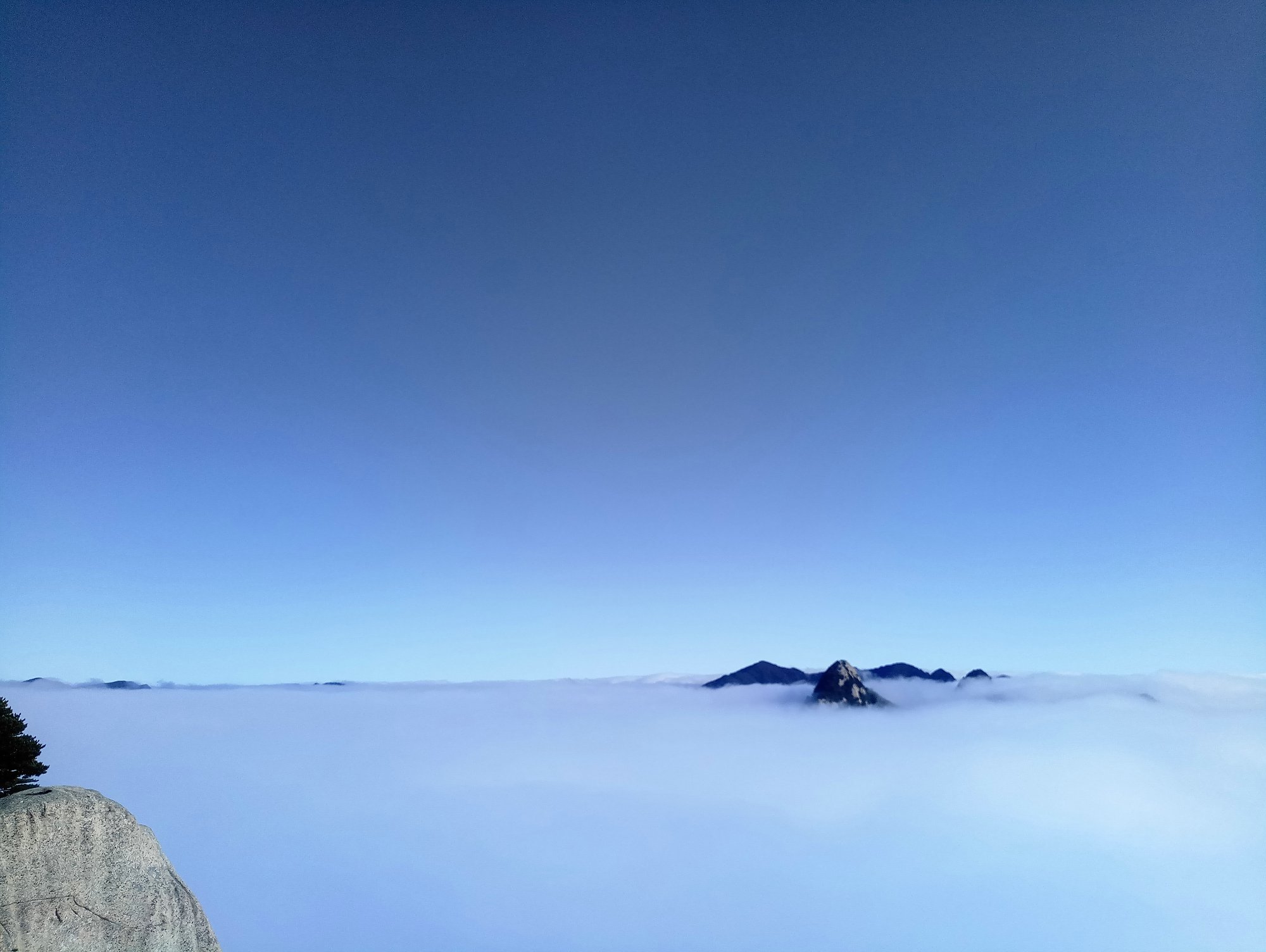 国内唯一一个同时跨山与水的索道,最震撼的索道缆车