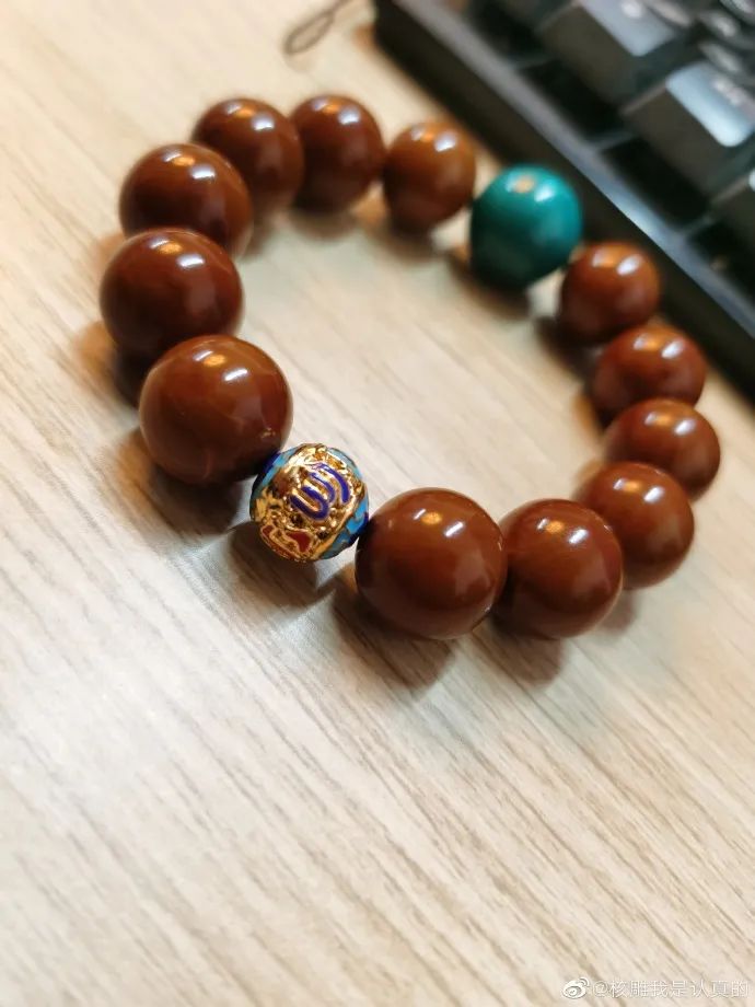 高格调手腕配饰,秋季时尚小配饰