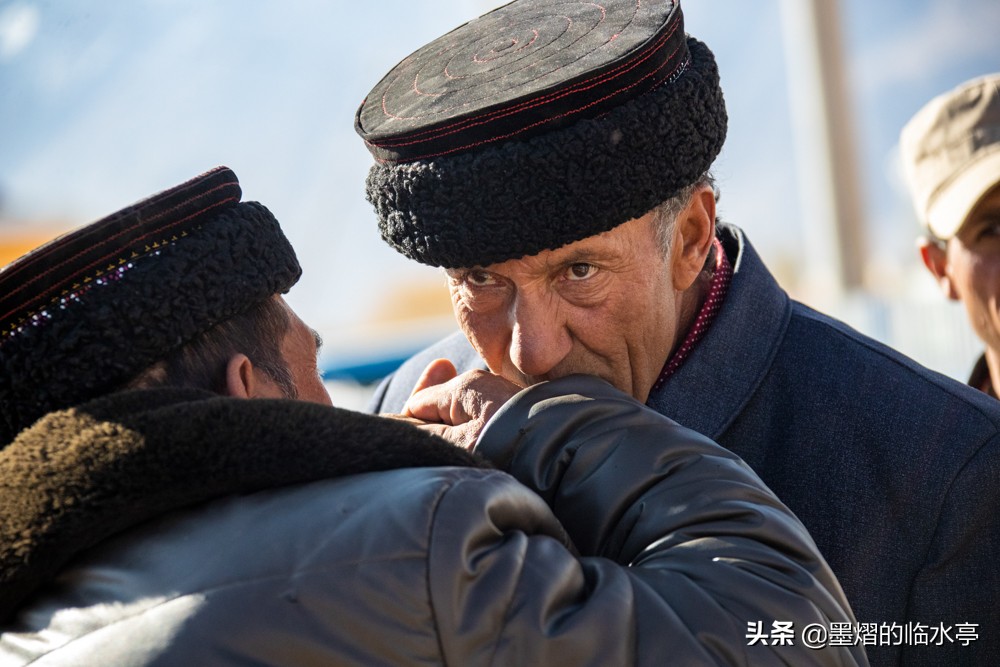 塔吉克斯坦有亲吻礼吗,塔吉克族亲吻真实感受