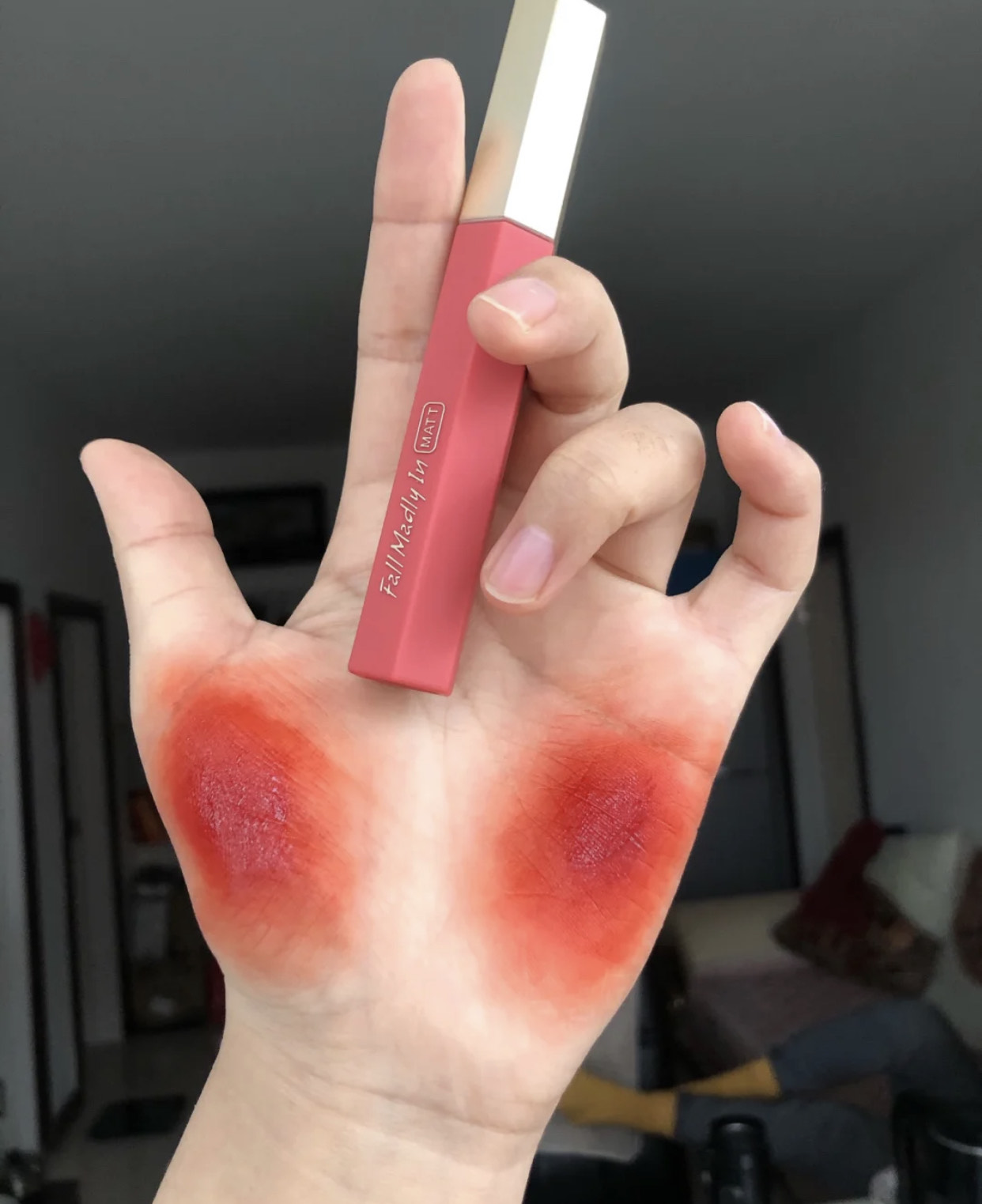 贫民窟女孩口红店铺推荐,贫民窟少女也能拥有的气质口红