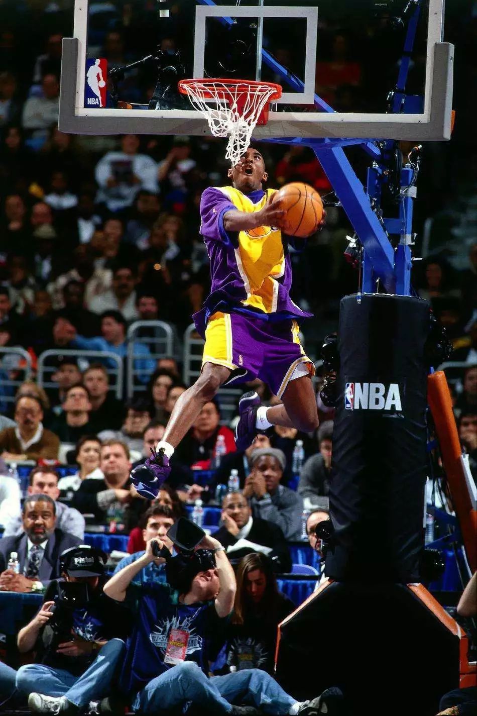 米切尔要求阿迪达斯出签名鞋,阿迪达斯米切尔最新款篮球鞋