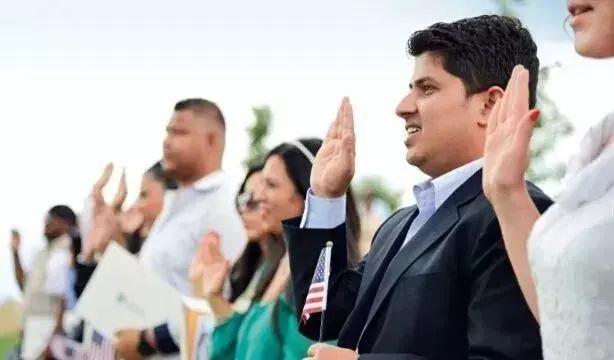 永居绿卡护照有什么区别和用途,移民永居绿卡