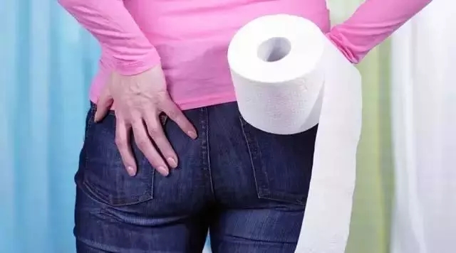 肛门周围湿湿的走路疼,肛门周围湿湿的感觉还痒怎么治疗