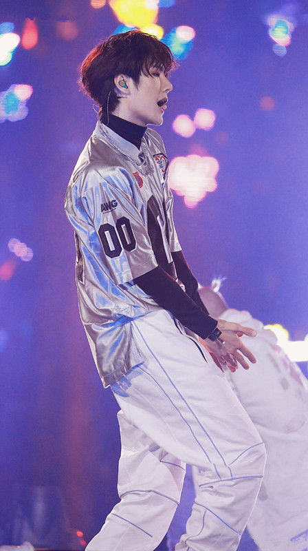 王一博大赏穿搭,人间妄想王一博