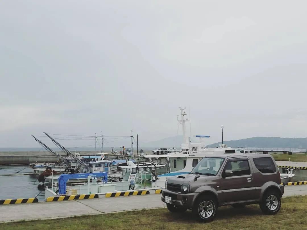 日本玩摩托车人手一辆,日本家庭一人工作养活一家人