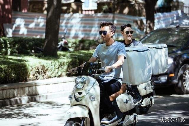 谢霆锋、谭维维、朴树、韩寒，这年头，明星也有骑电动车的情怀