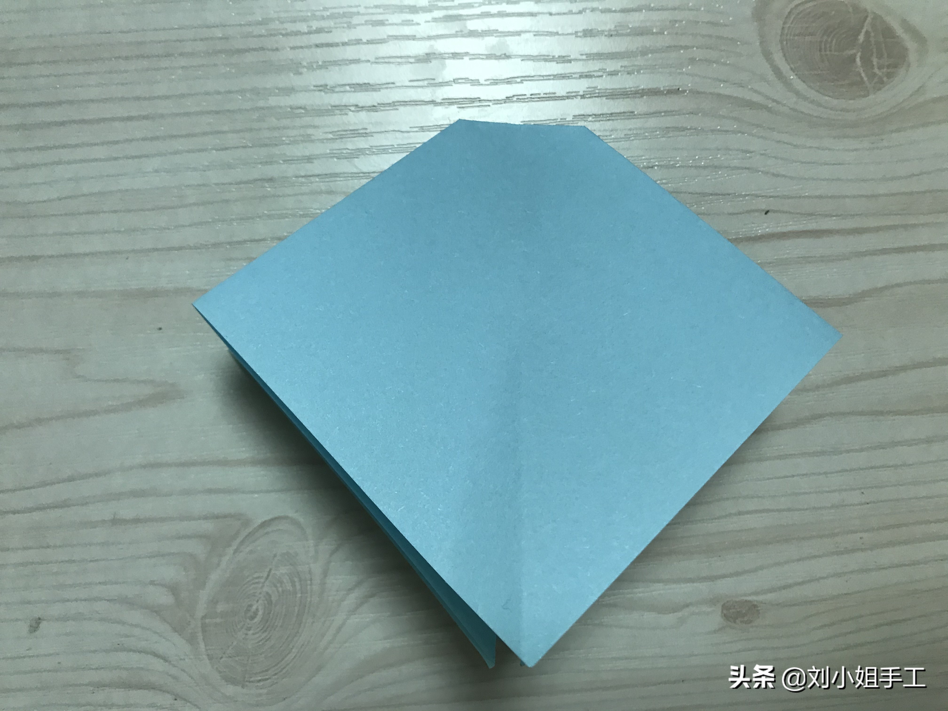 礼物盒包装上的蝴蝶结系法,礼物包装教程丝带蝴蝶结