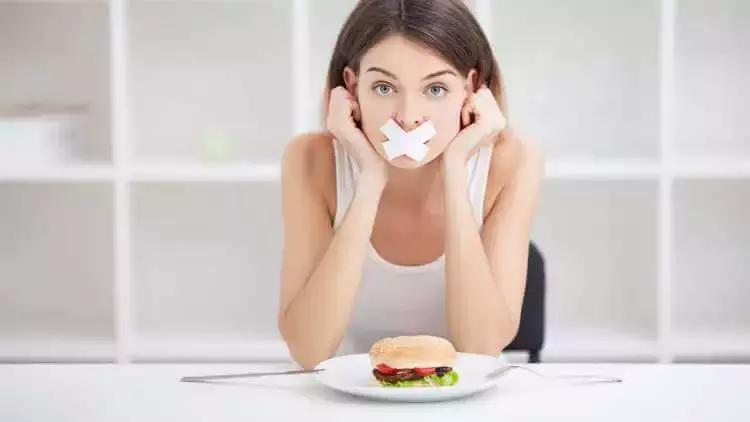 吃火锅后菊花漏油...很火的奥利司他*肥药减**