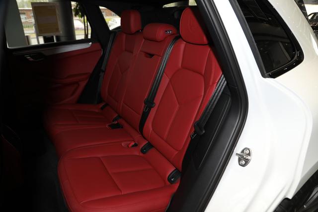 保时捷macan用的马牌轮胎花纹,macan18寸轮胎马牌可以吗