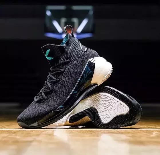 汤普森球鞋kt4和kt5谁好,汤普森kt4和kt5的区别