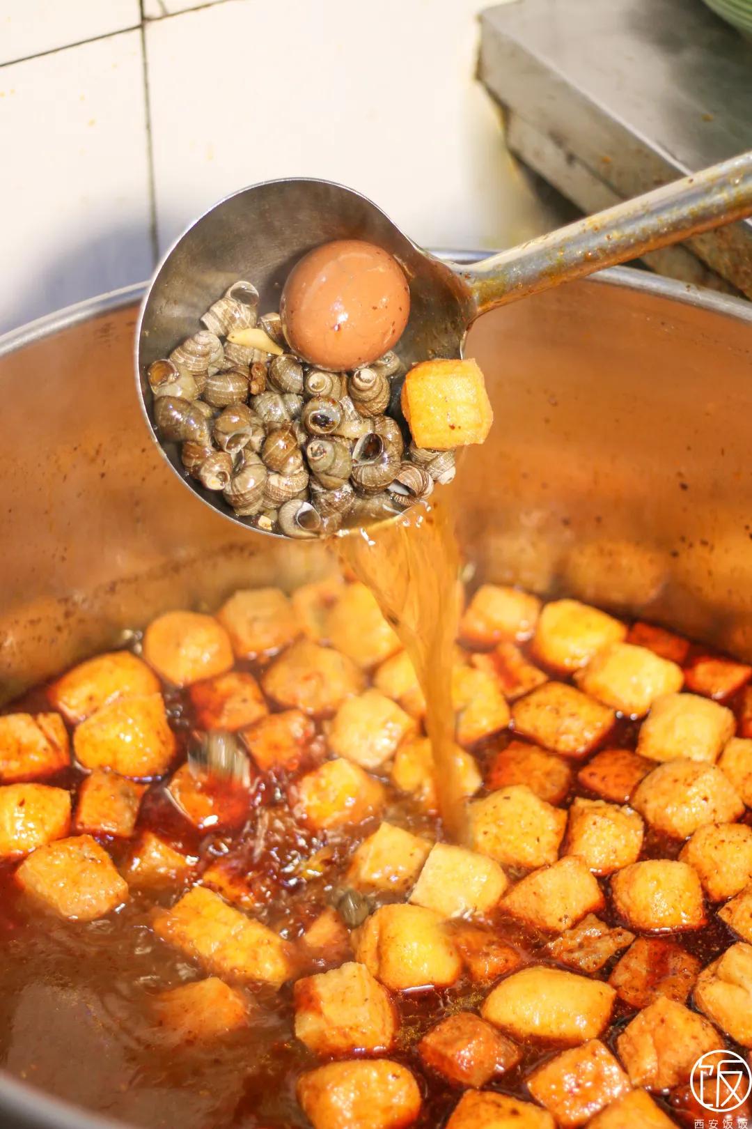 又臭又香螺蛳粉真的很好吃,超臭但超好吃的螺蛳粉