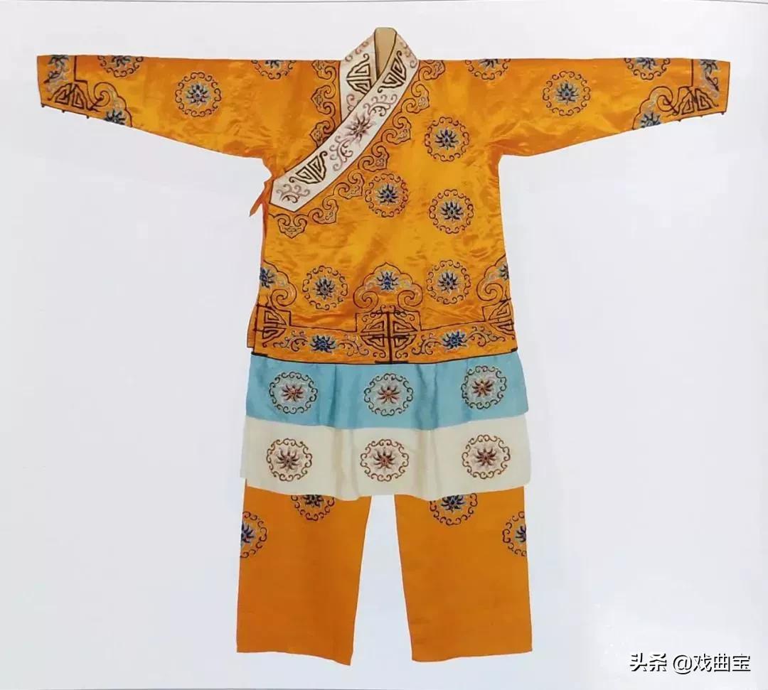 不愧为国粹，京剧服饰可真是太讲究了