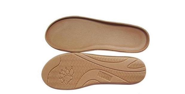 雪地靴选购攻略,冬天的雪地靴怎么选择