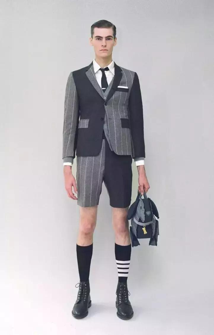 说好一起露脚踝，那些时髦精却偷偷穿上了中筒袜