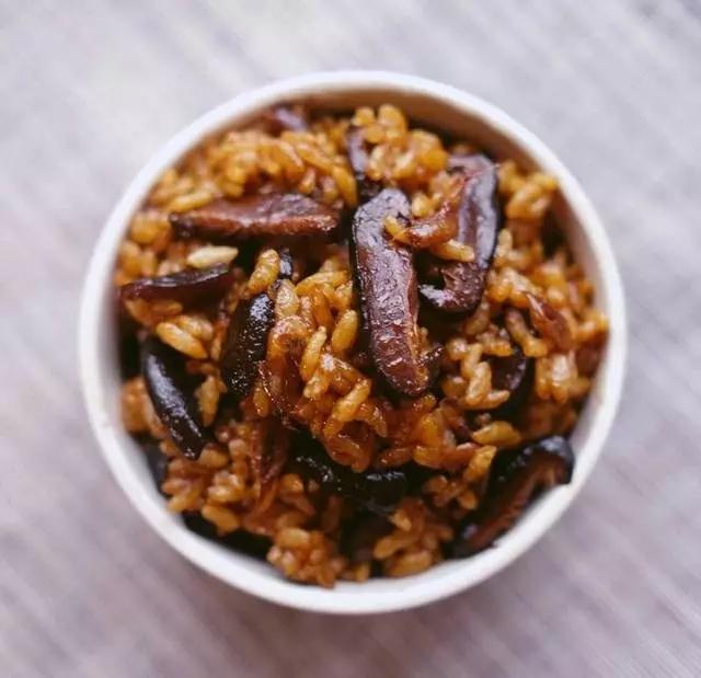 蛋炒饭最简单也最困难，这些窍门能让你的炒饭好吃到不行