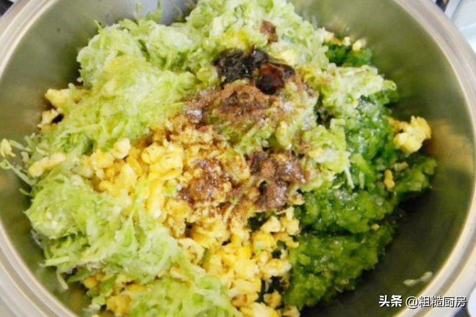 明日入伏，包“头伏饺子”有讲究，吃这3种素馅饺子，美味不油腻