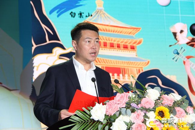 棋圣战柯洁险胜第二盘比赛结果,柯洁跨界自走棋获奖