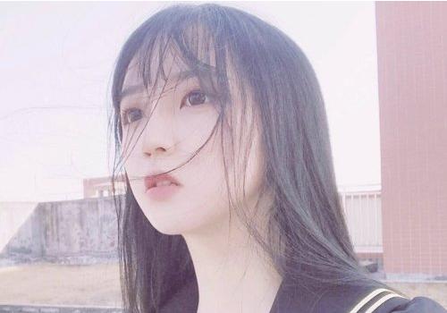 头顶头发稀少怎么弄发型中长发,掩盖头顶发量少的发型